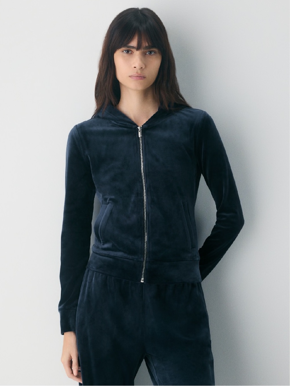 Aritzia Tna | Women’s Navy Blue Velour Zip-Front Long Sleeve Sweatshirt Size L